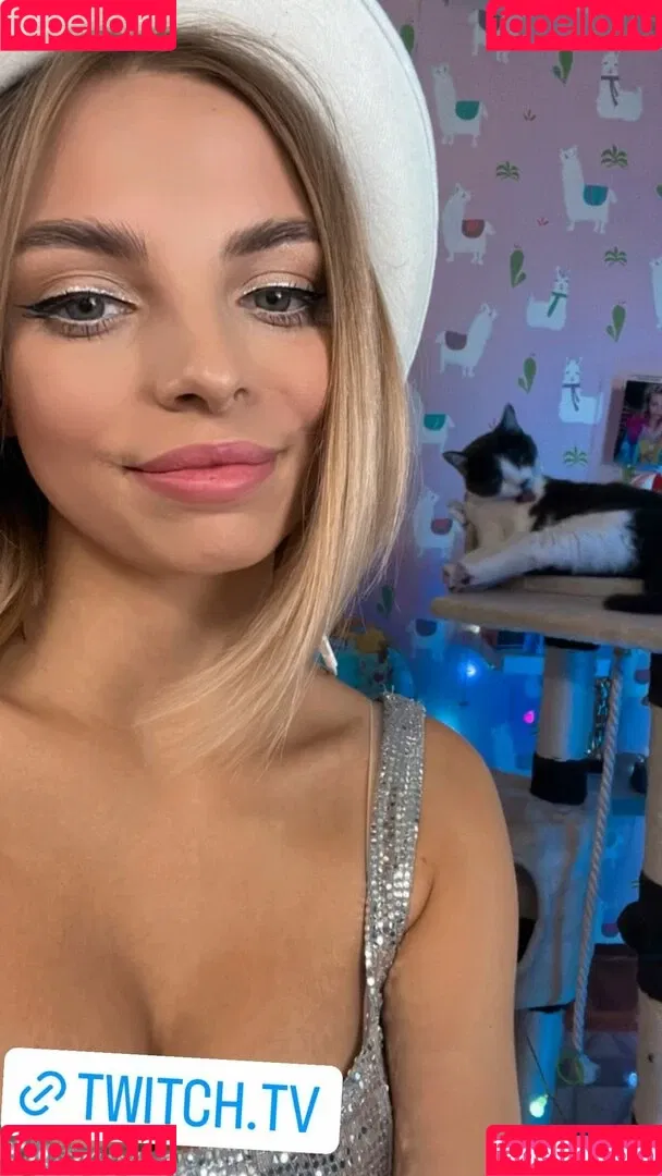 busya18plus Onlyfans Photo Gallery 