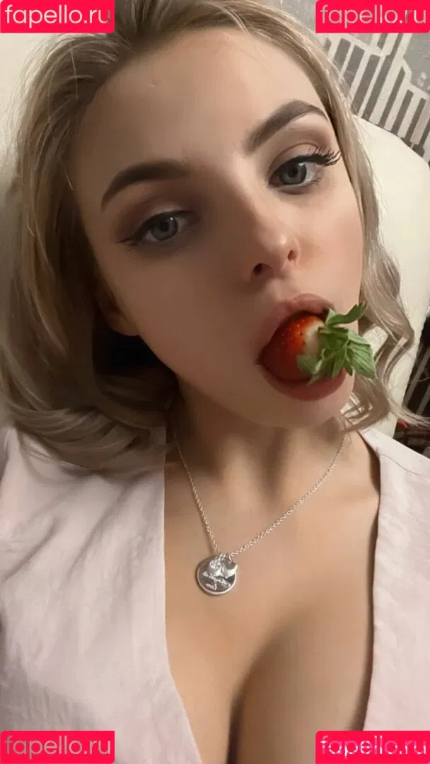 busya18plus Onlyfans Photo Gallery 