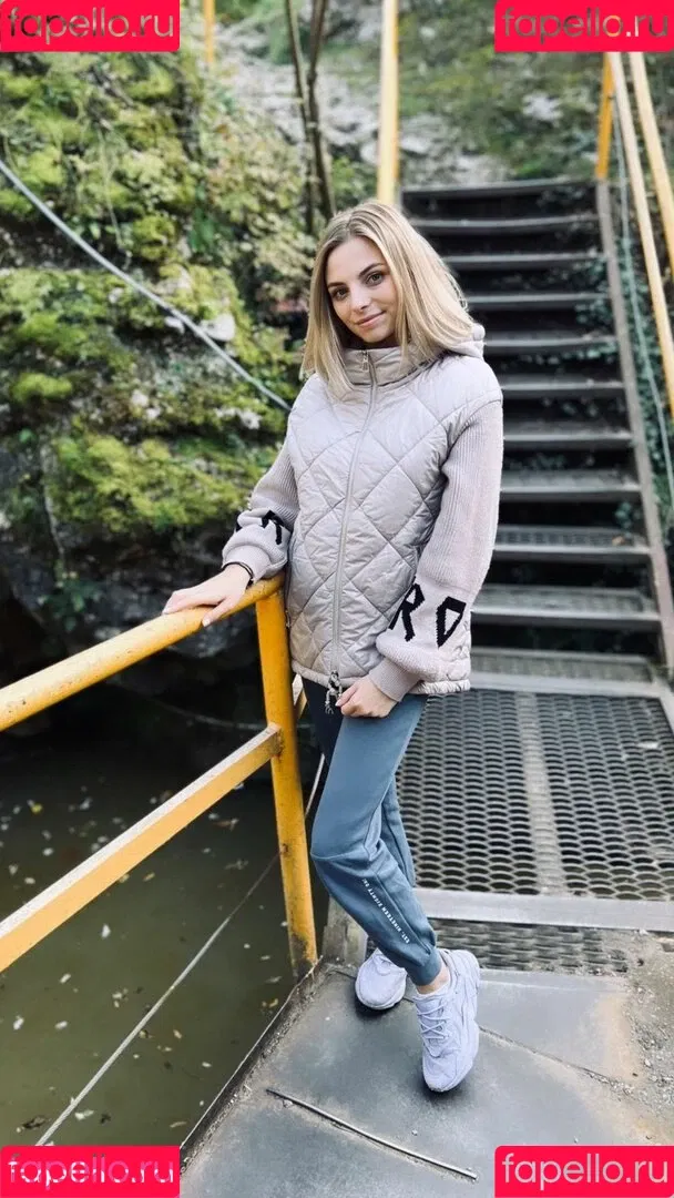 busya18plus Onlyfans Photo Gallery 