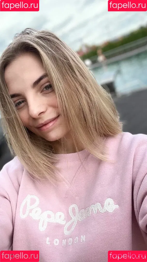 busya18plus Onlyfans Photo Gallery 