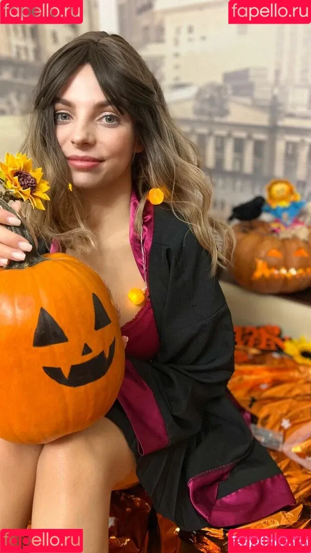 busya18plus Onlyfans Photo Gallery 