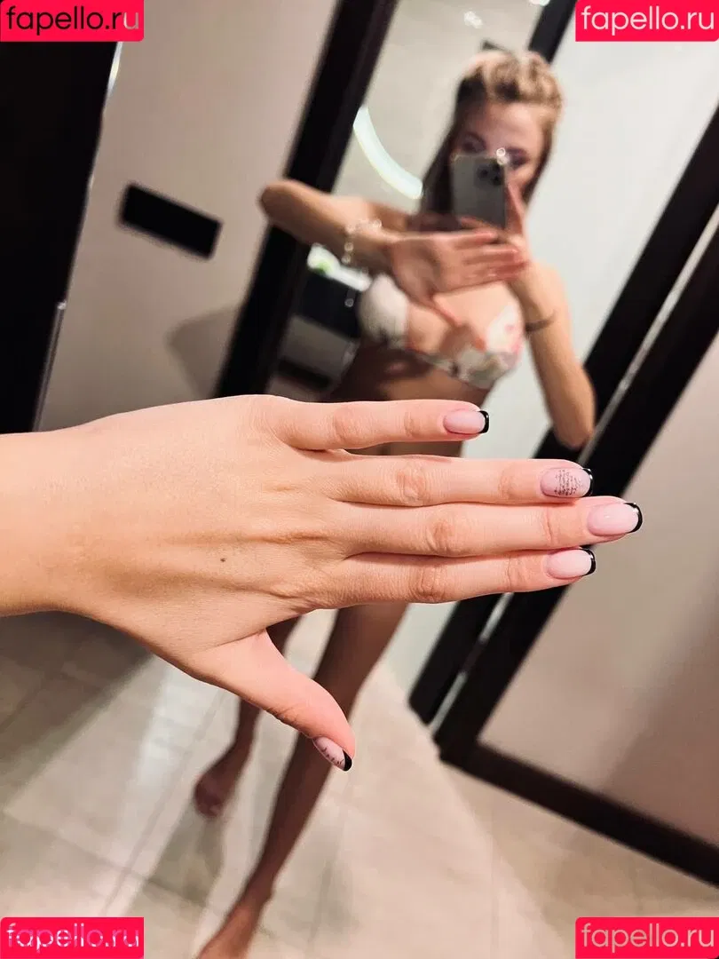 busya18plus Onlyfans Photo Gallery 