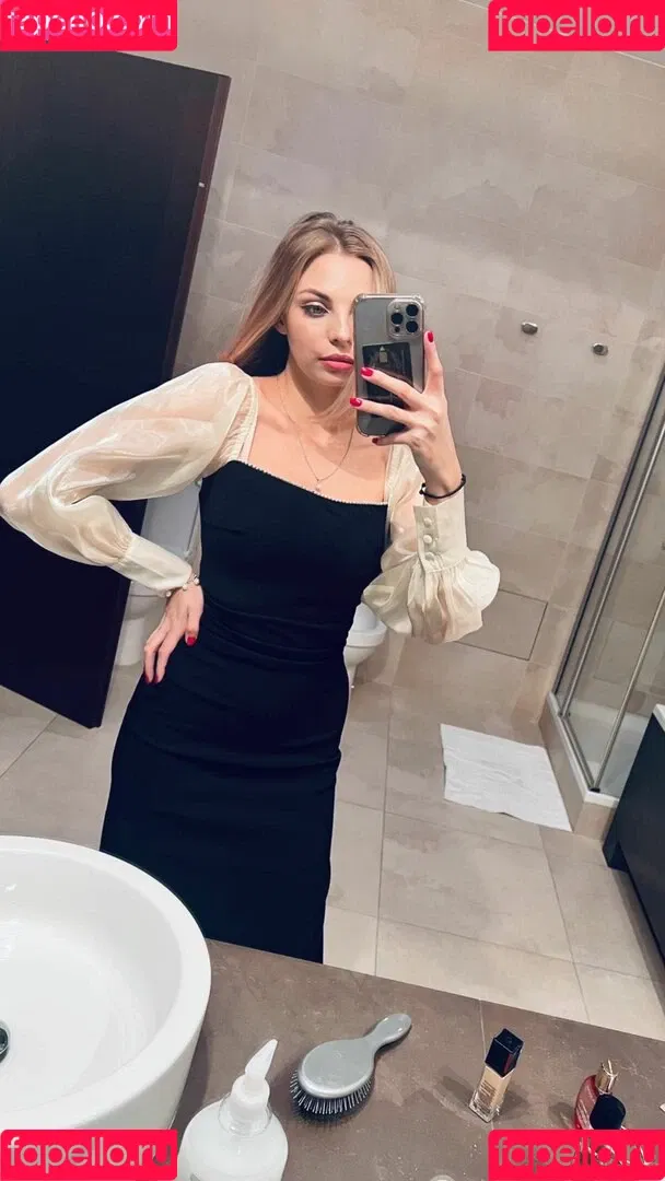 busya18plus Onlyfans Photo Gallery 