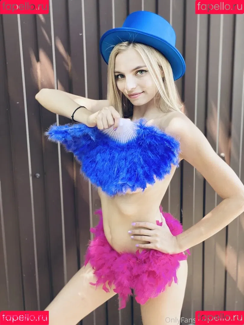busya18plus Onlyfans Photo Gallery 
