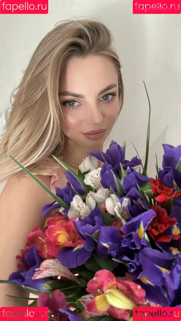 busya18plus Onlyfans Photo Gallery 