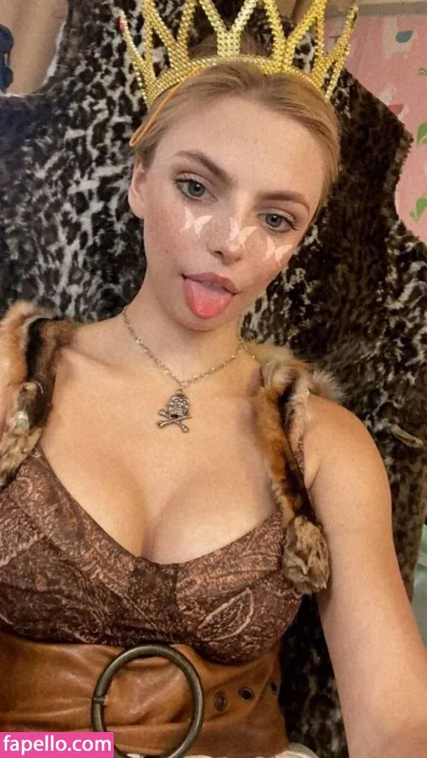 busya18plus Onlyfans Photo Gallery 