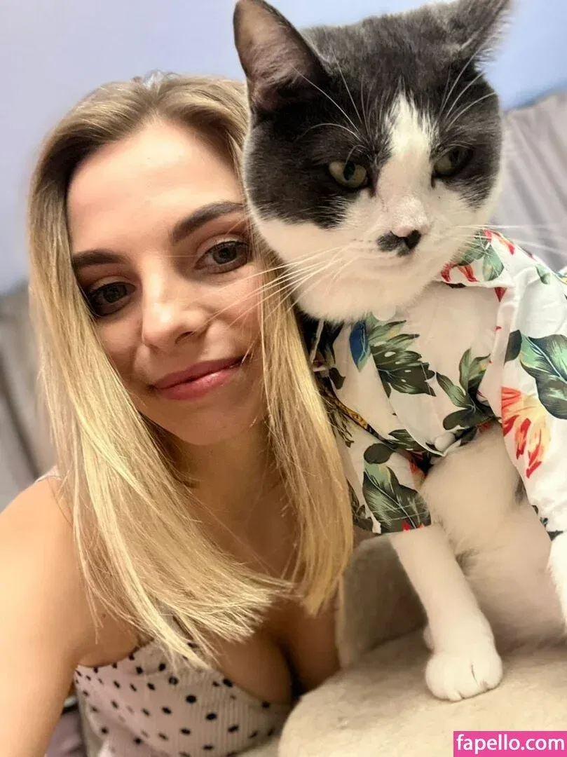 busya18plus Onlyfans Photo Gallery 