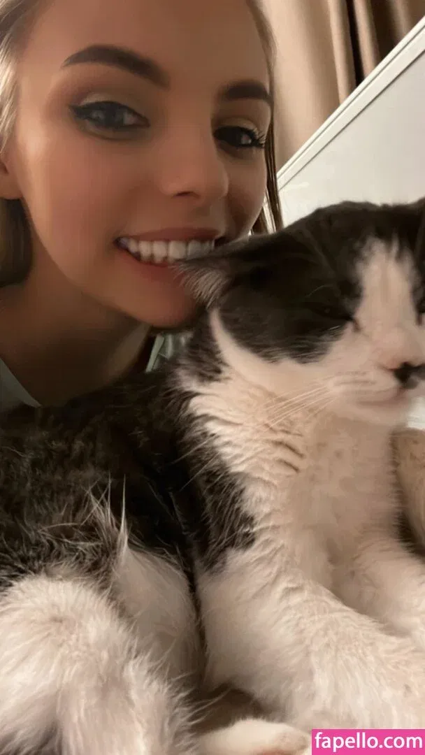 busya18plus Onlyfans Photo Gallery 