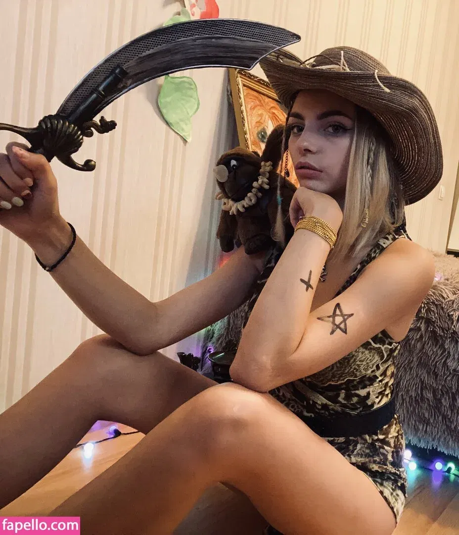 busya18plus Onlyfans Photo Gallery 