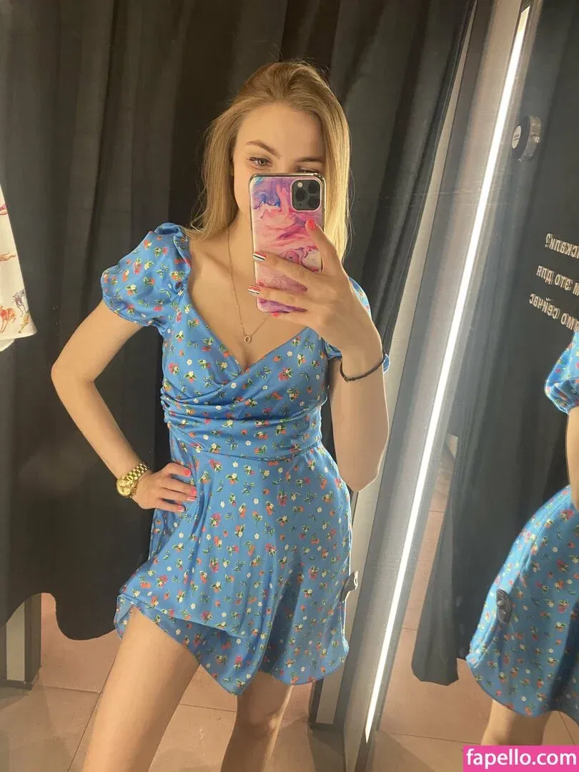 busya18plus Onlyfans Photo Gallery 