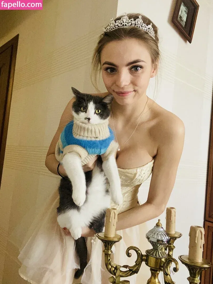 busya18plus Onlyfans Photo Gallery 