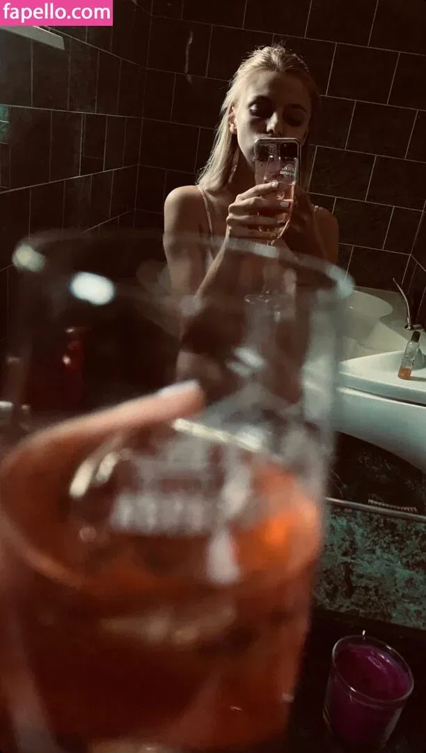 busya18plus Onlyfans Photo Gallery 