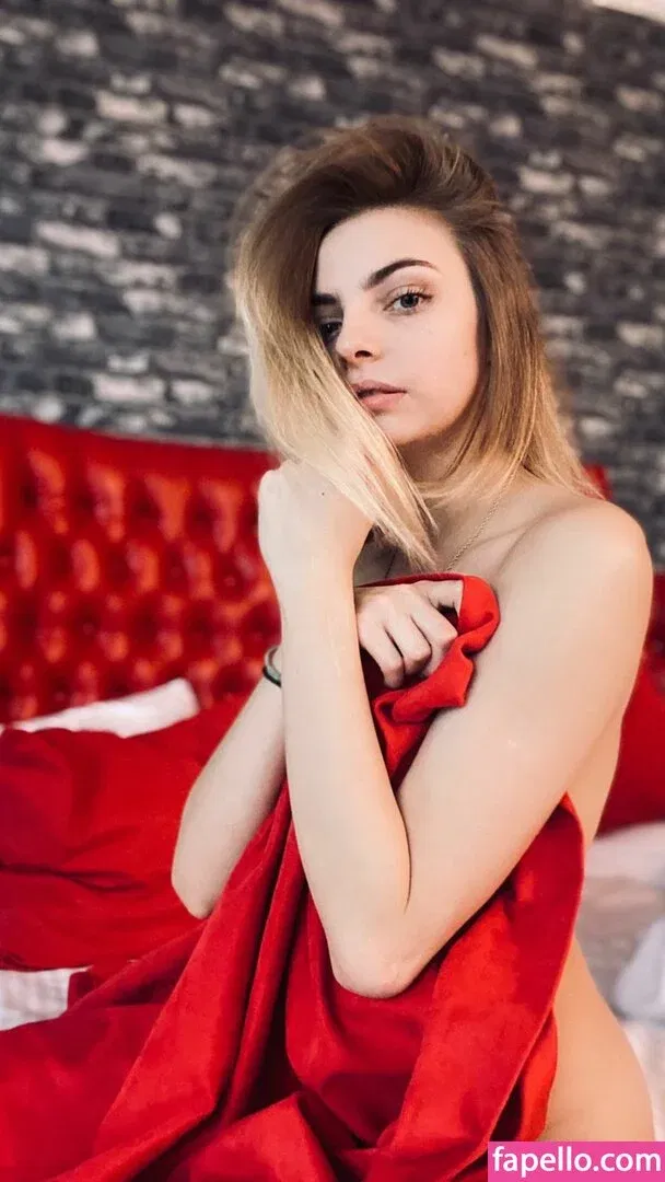 busya18plus Onlyfans Photo Gallery 