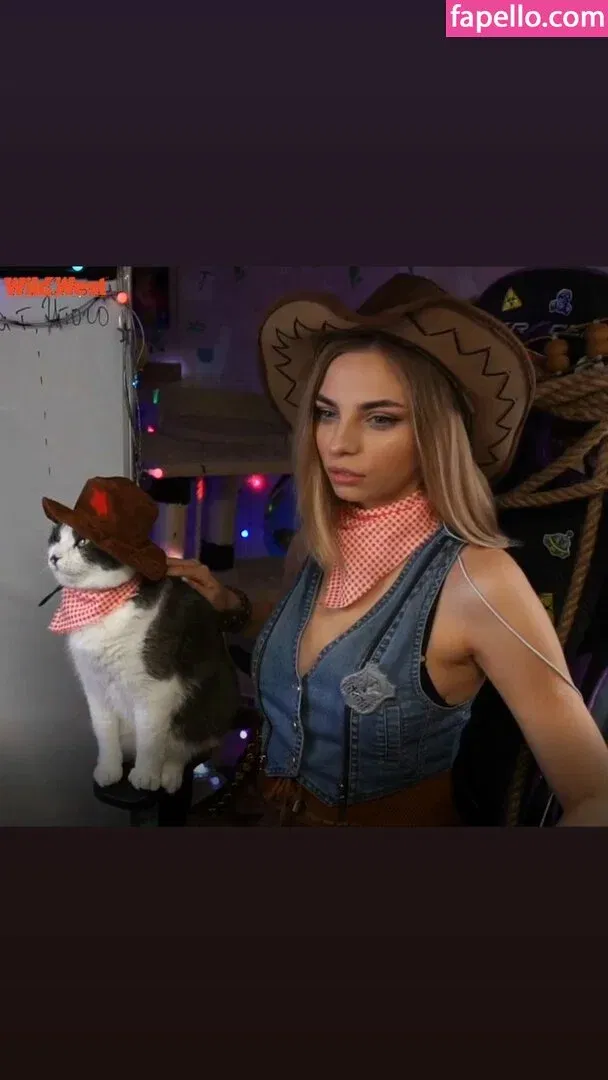 busya18plus Onlyfans Photo Gallery 