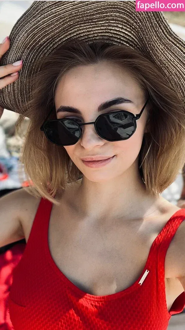 busya18plus Onlyfans Photo Gallery 