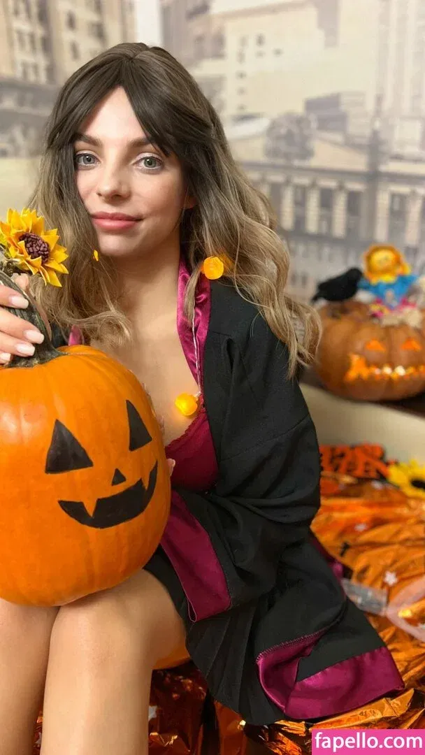 busya18plus Onlyfans Photo Gallery 