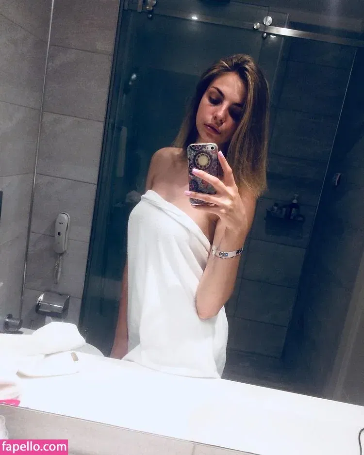 busya18plus Onlyfans Photo Gallery 