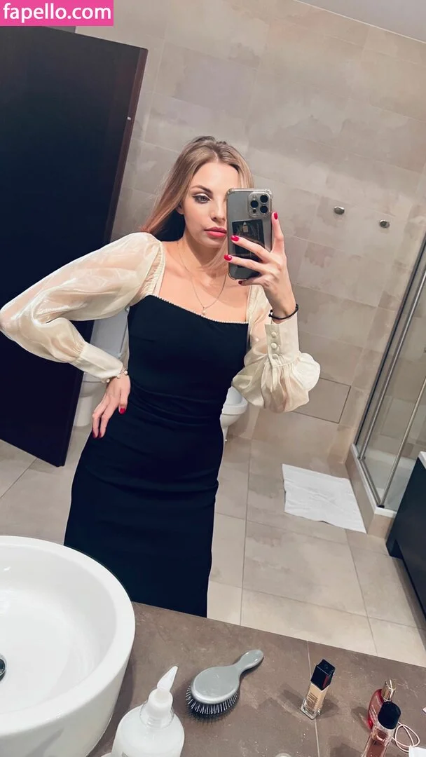 busya18plus Onlyfans Photo Gallery 