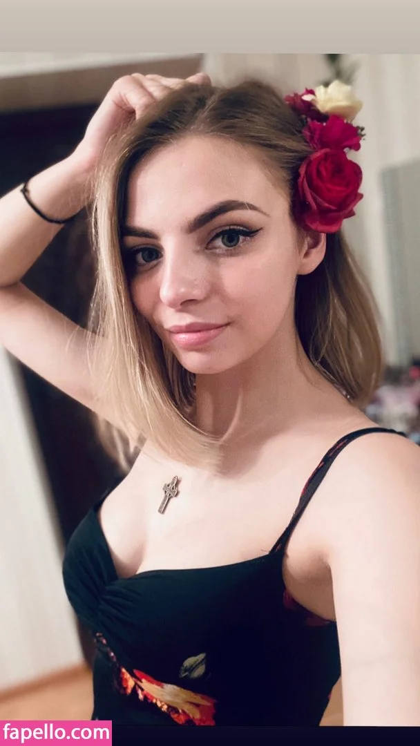 busya18plus Onlyfans Photo Gallery 