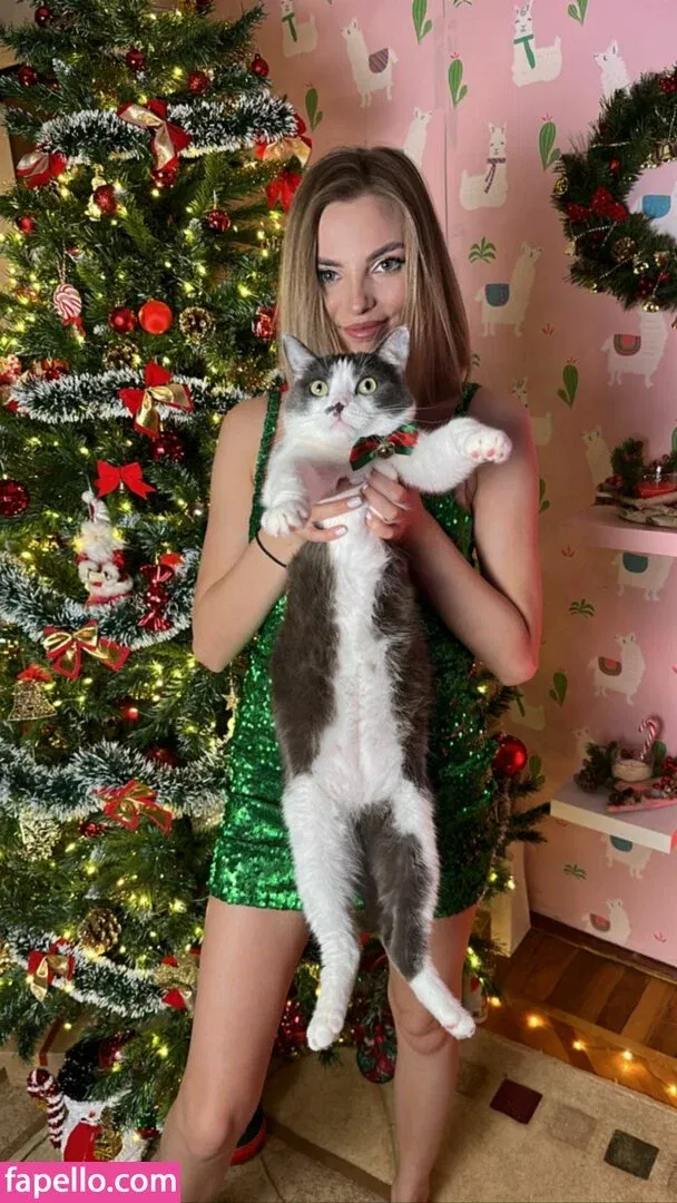 busya18plus Onlyfans Photo Gallery 