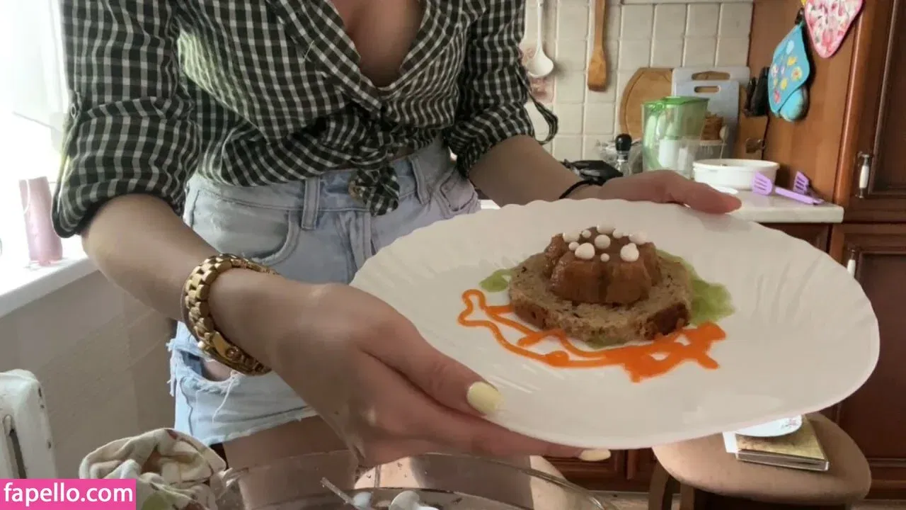 busya18plus Onlyfans Photo Gallery 