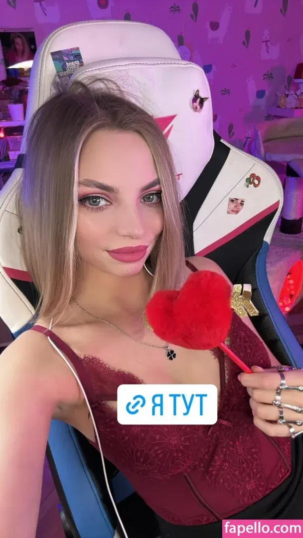 busya18plus Onlyfans Photo Gallery 