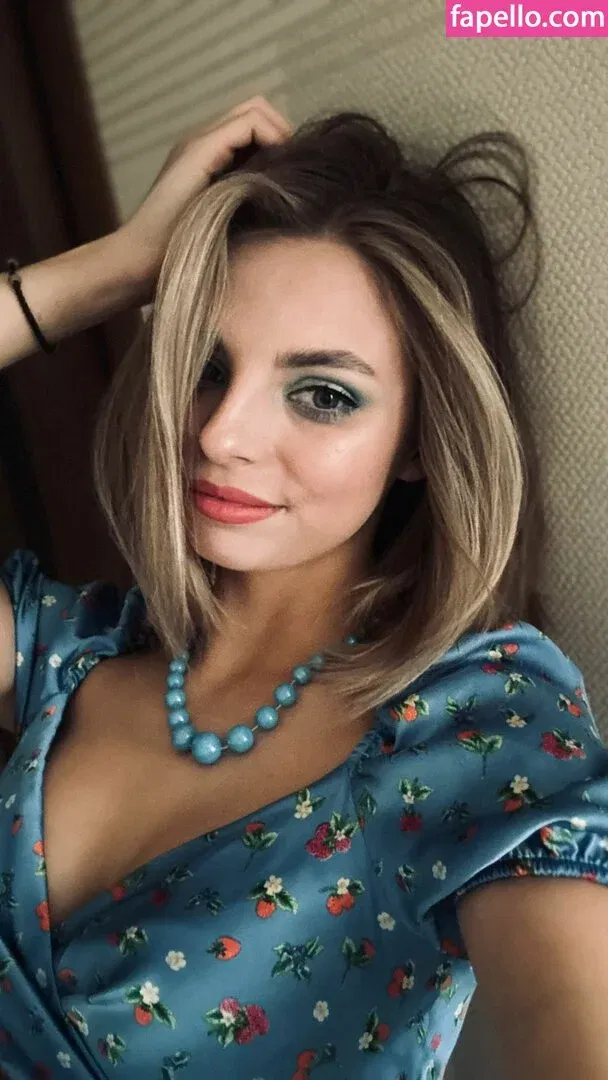 busya18plus Onlyfans Photo Gallery 