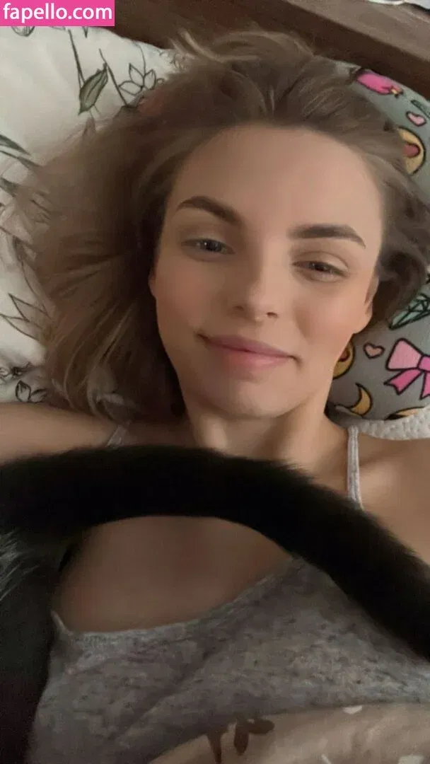 busya18plus Onlyfans Photo Gallery 