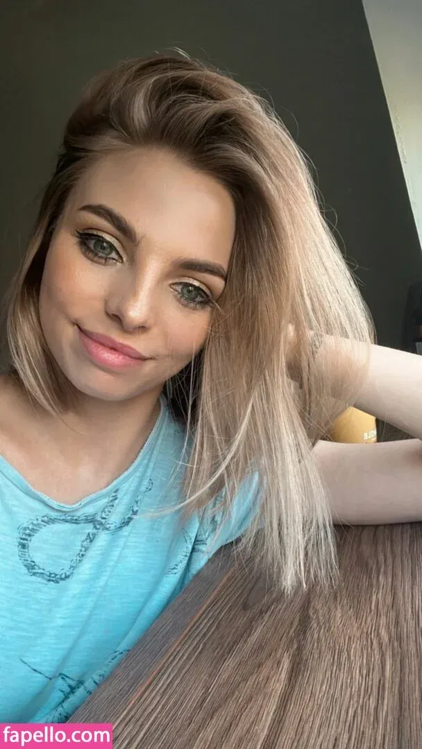 busya18plus Onlyfans Photo Gallery 