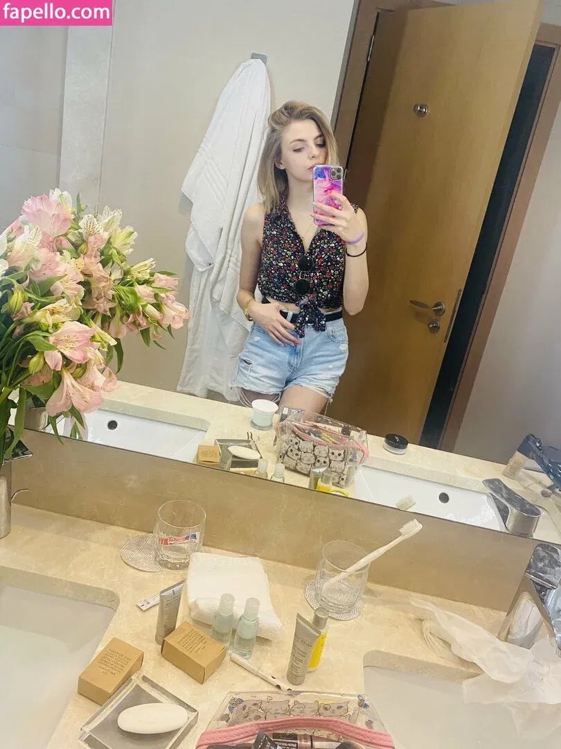 busya18plus Onlyfans Photo Gallery 