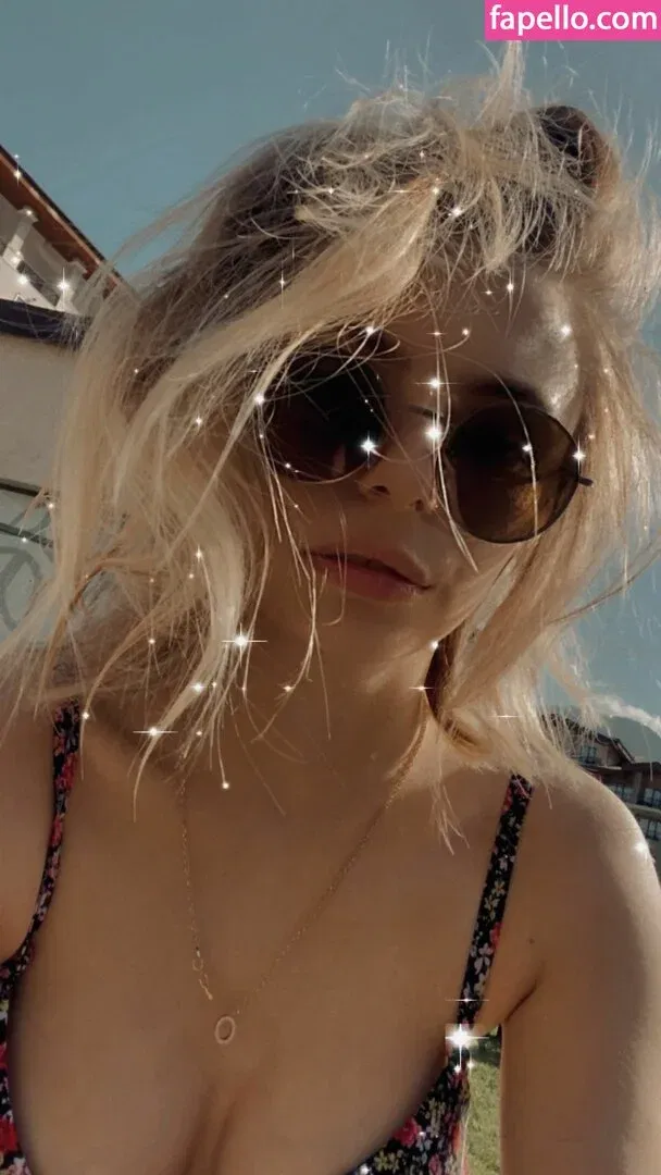 busya18plus Onlyfans Photo Gallery 