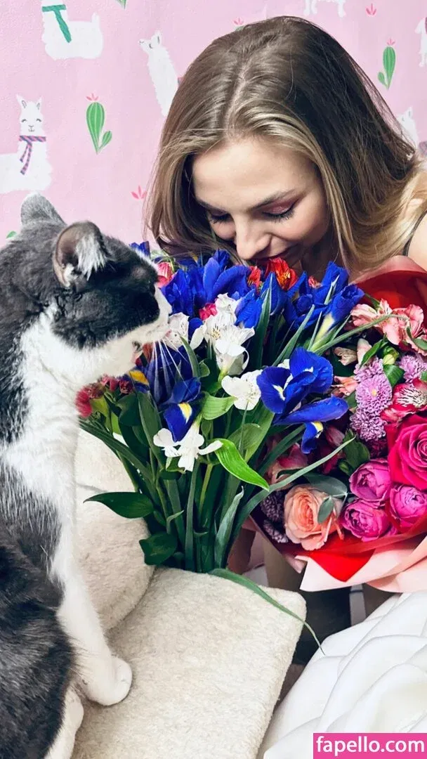 busya18plus Onlyfans Photo Gallery 