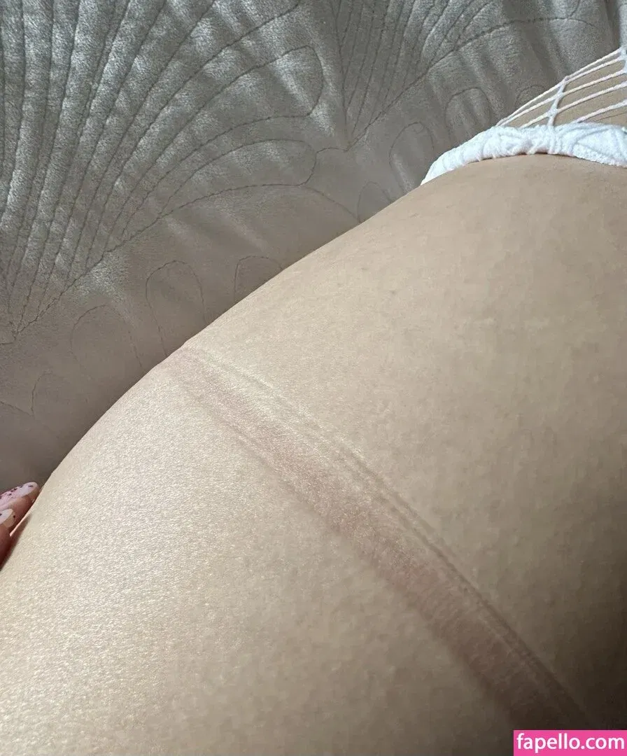 busya18plus Onlyfans Photo Gallery 