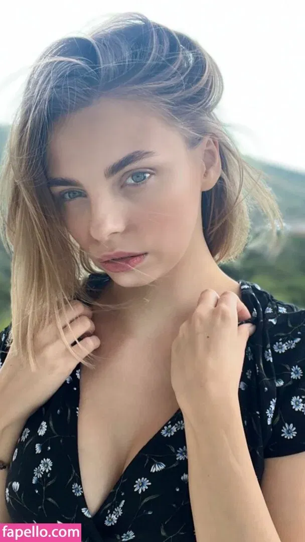 busya18plus Onlyfans Photo Gallery 