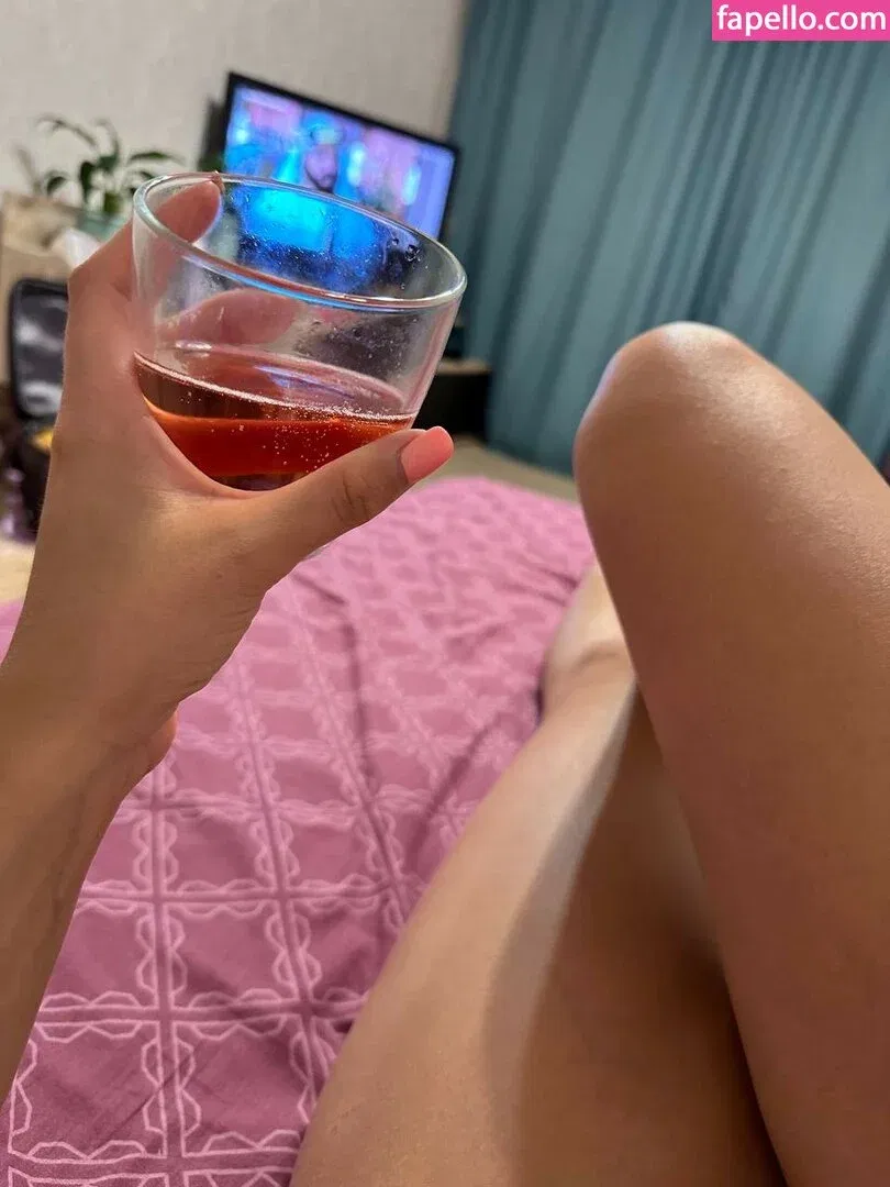 busya18plus Onlyfans Photo Gallery 