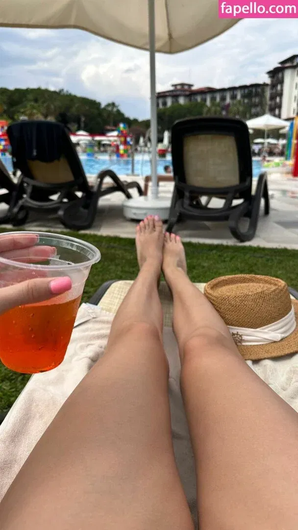 busya18plus Onlyfans Photo Gallery 