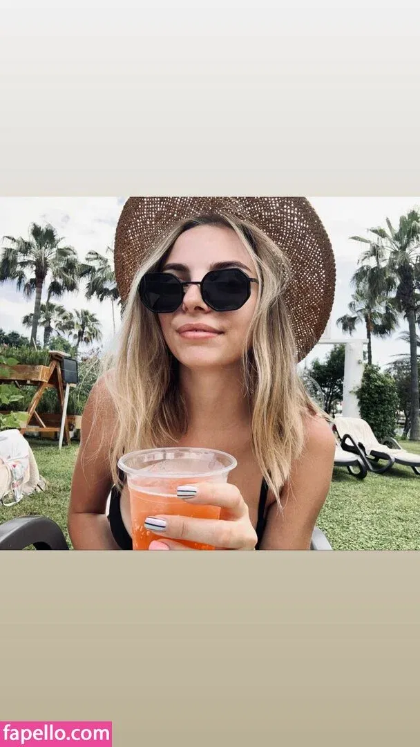 busya18plus Onlyfans Photo Gallery 