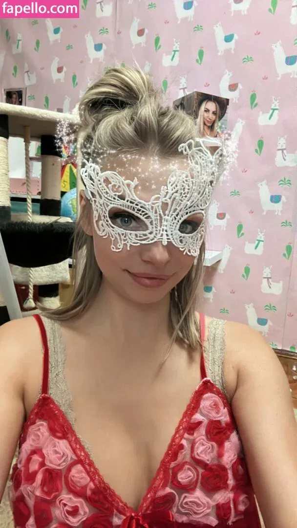 busya18plus Onlyfans Photo Gallery 