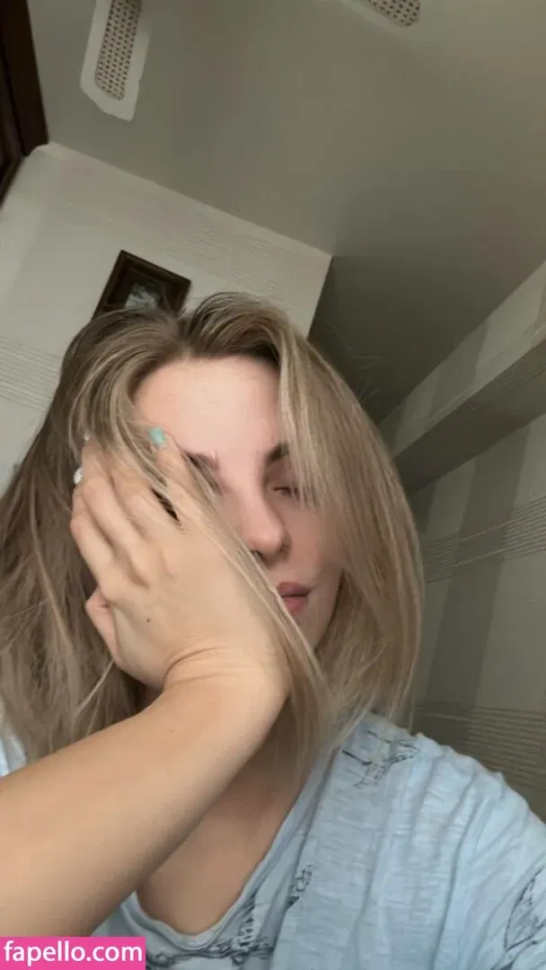 busya18plus Onlyfans Photo Gallery 