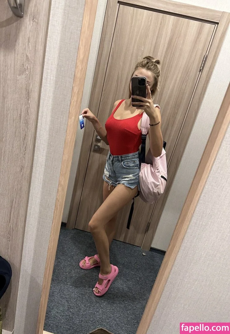 busya18plus Onlyfans Photo Gallery 