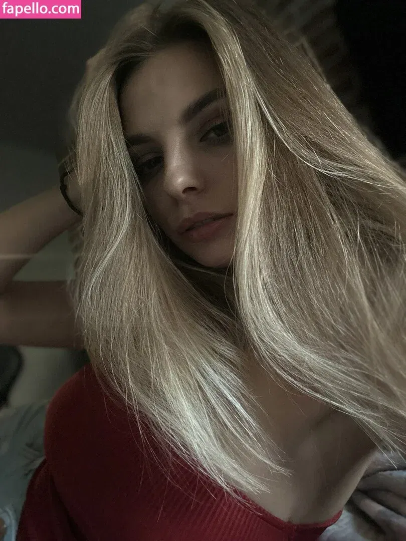 busya18plus Onlyfans Photo Gallery 