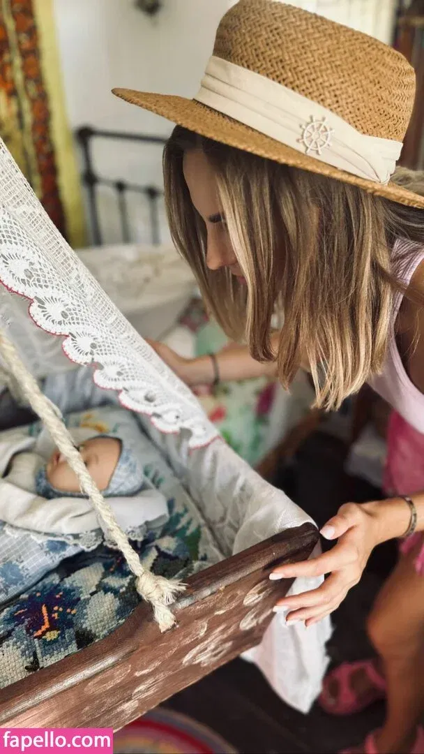 busya18plus Onlyfans Photo Gallery 