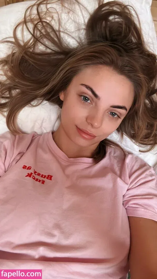 busya18plus Onlyfans Photo Gallery 