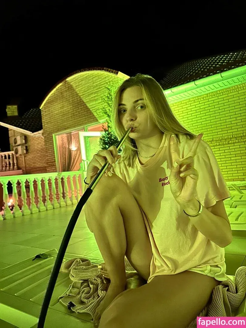 busya18plus Onlyfans Photo Gallery 