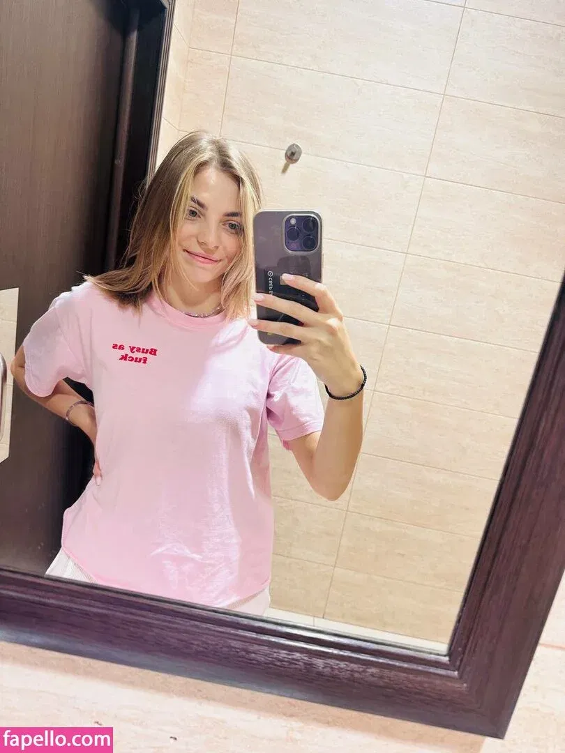 busya18plus Onlyfans Photo Gallery 