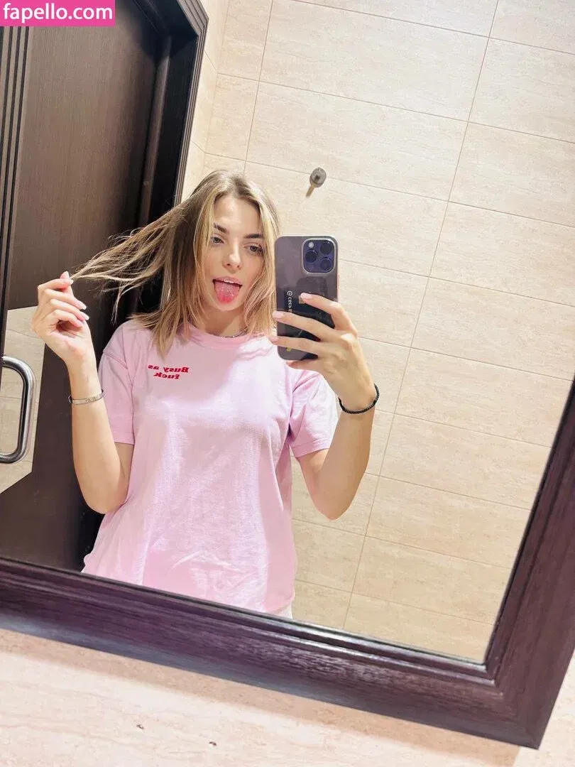 busya18plus Onlyfans Photo Gallery 