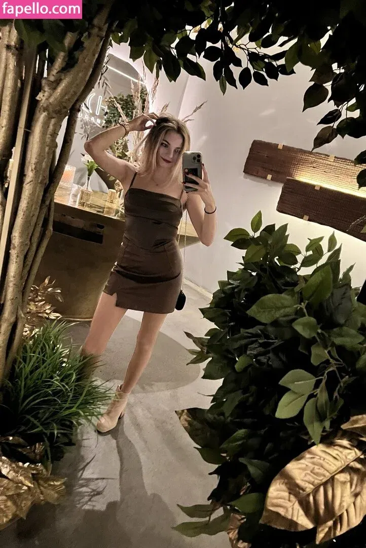 busya18plus Onlyfans Photo Gallery 