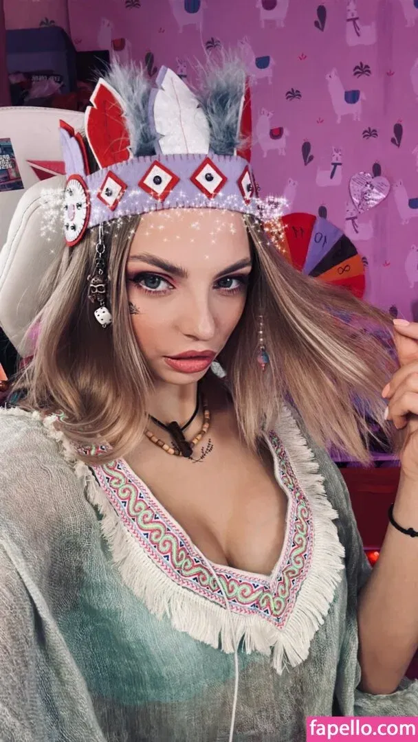 busya18plus Onlyfans Photo Gallery 