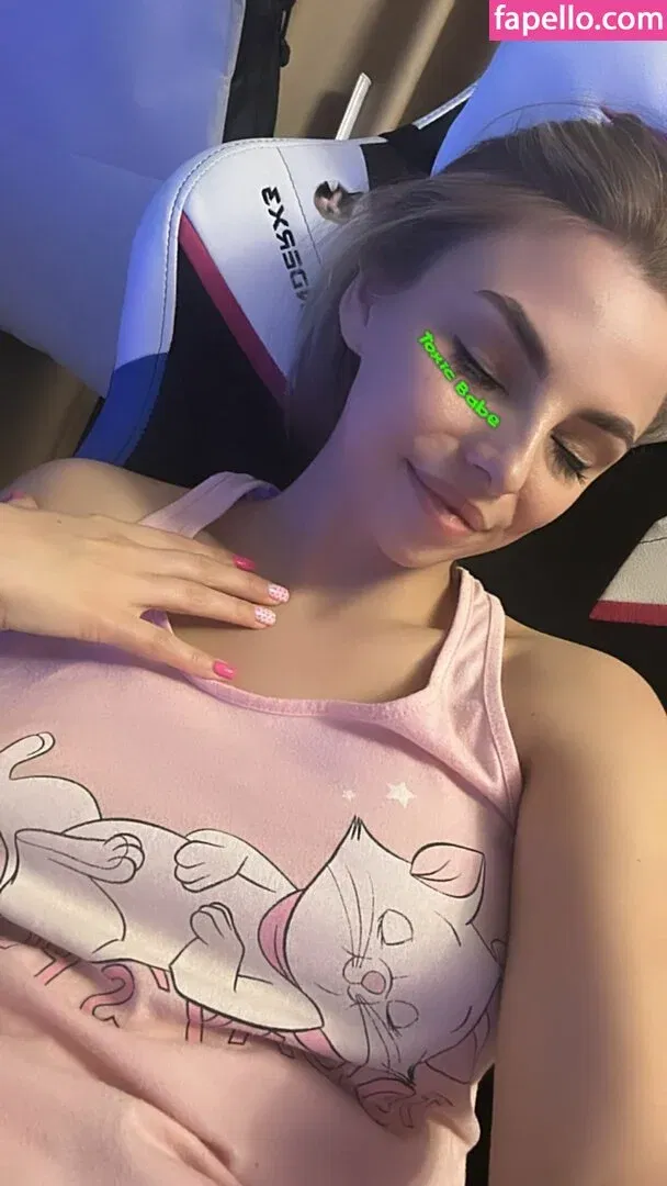 busya18plus Onlyfans Photo Gallery 