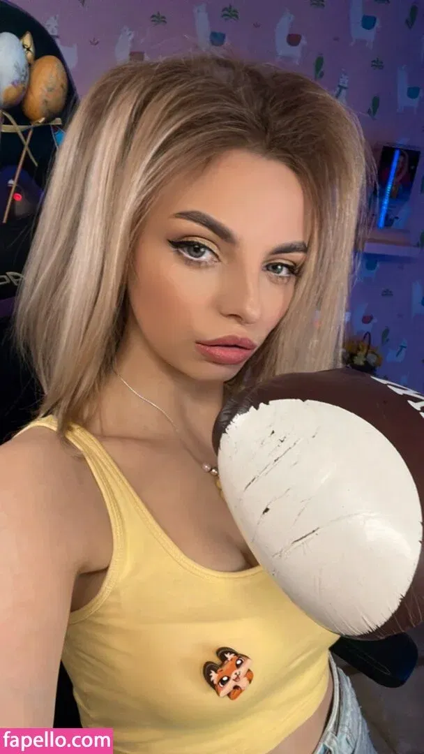 busya18plus Onlyfans Photo Gallery 